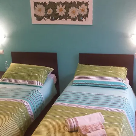 לינה וארוחת בוקר Ca' Melia *